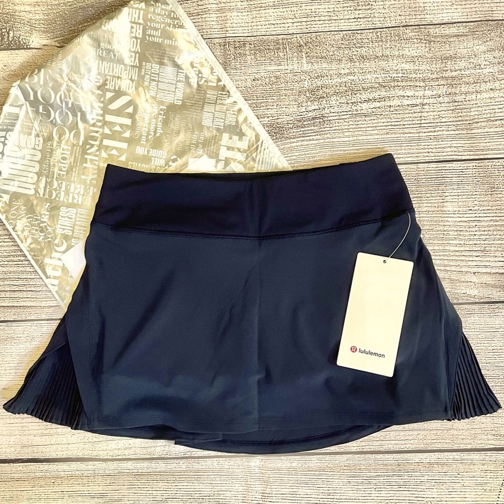NWT LULULEMON Play Off The Pleats Black size 4 Regular - Picture 8 of 13